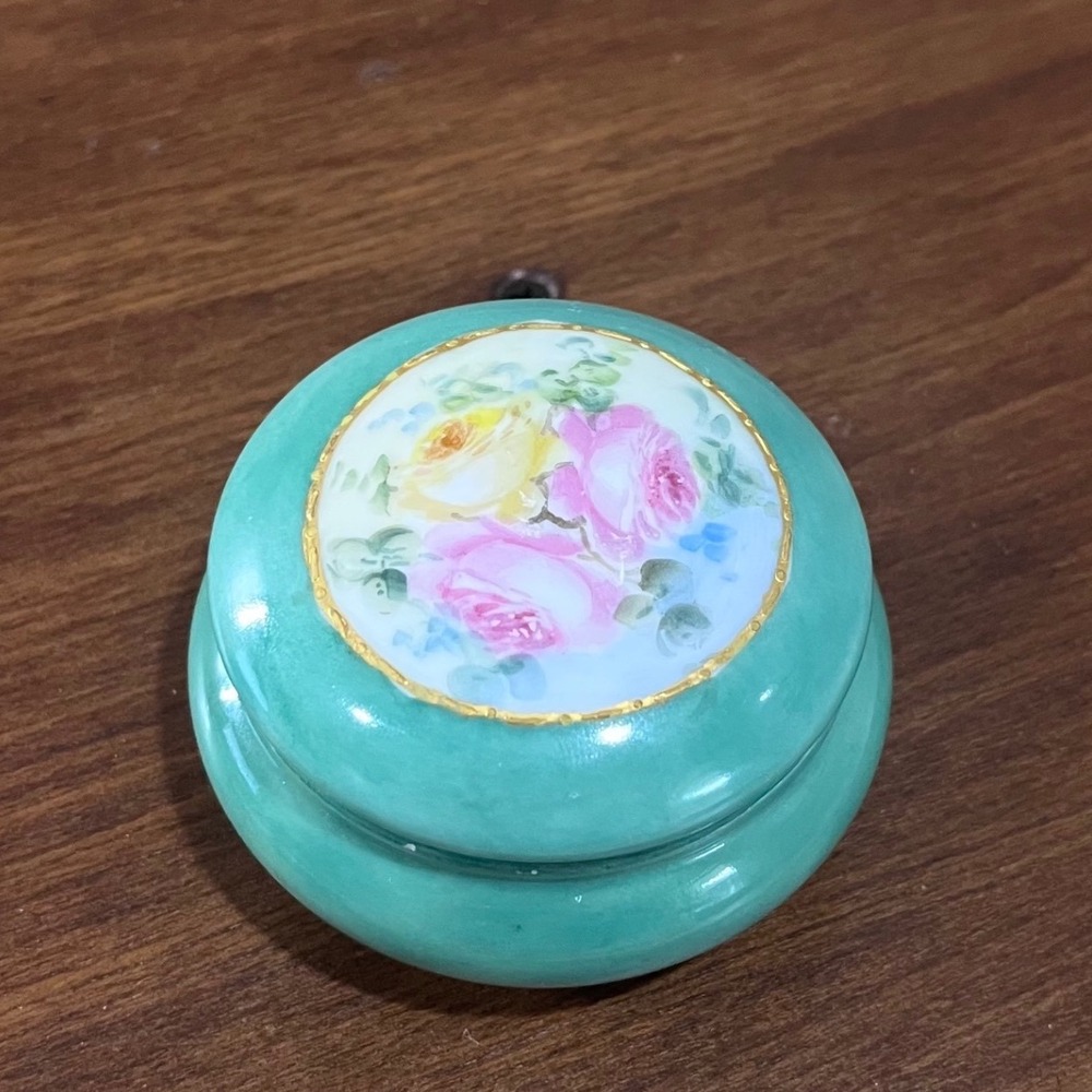 Vtg Limoges France Porcelain Trinket Box Green Floral Roses Hand Painted Round